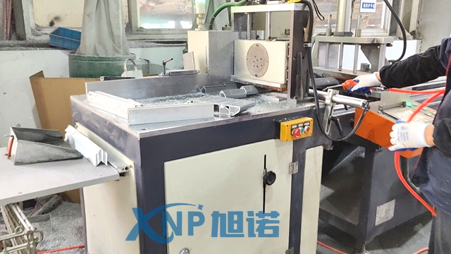 工業(yè)鋁型材切割知識(shí)要點(diǎn).jpg 工業(yè)鋁型材切割知識(shí)要點(diǎn).jpg